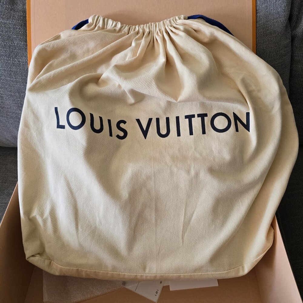 Louis Vuitton Navy Blue Leather Tote with Red Piping & Silver Hardware - Picture 14 of 16